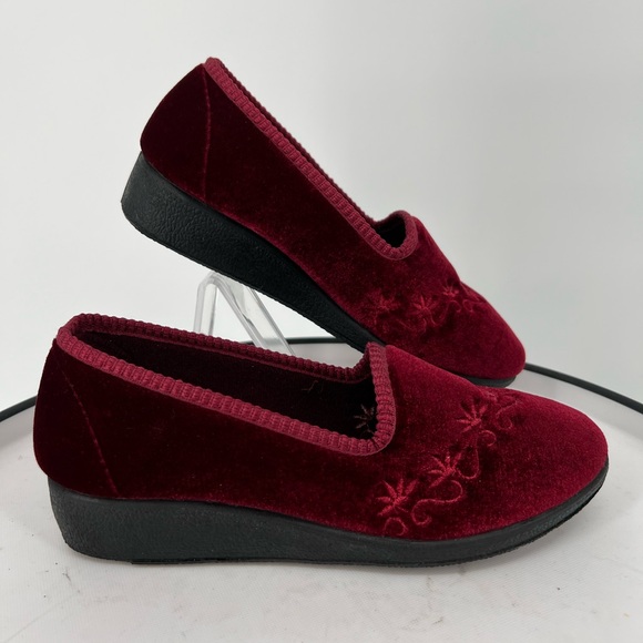 FLEXUS JOLLY SLIPPERS HOUSE SHOES BY SPRING STEP IN VELVET BORDEAUX - Picture 1 of 8
